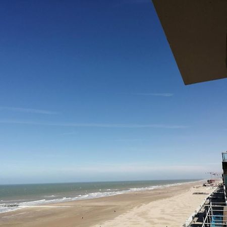 Lovely N° 9 Op Ieder Moment Een Prachtig Zeezicht & Zwembad Middelkerke Exterior foto