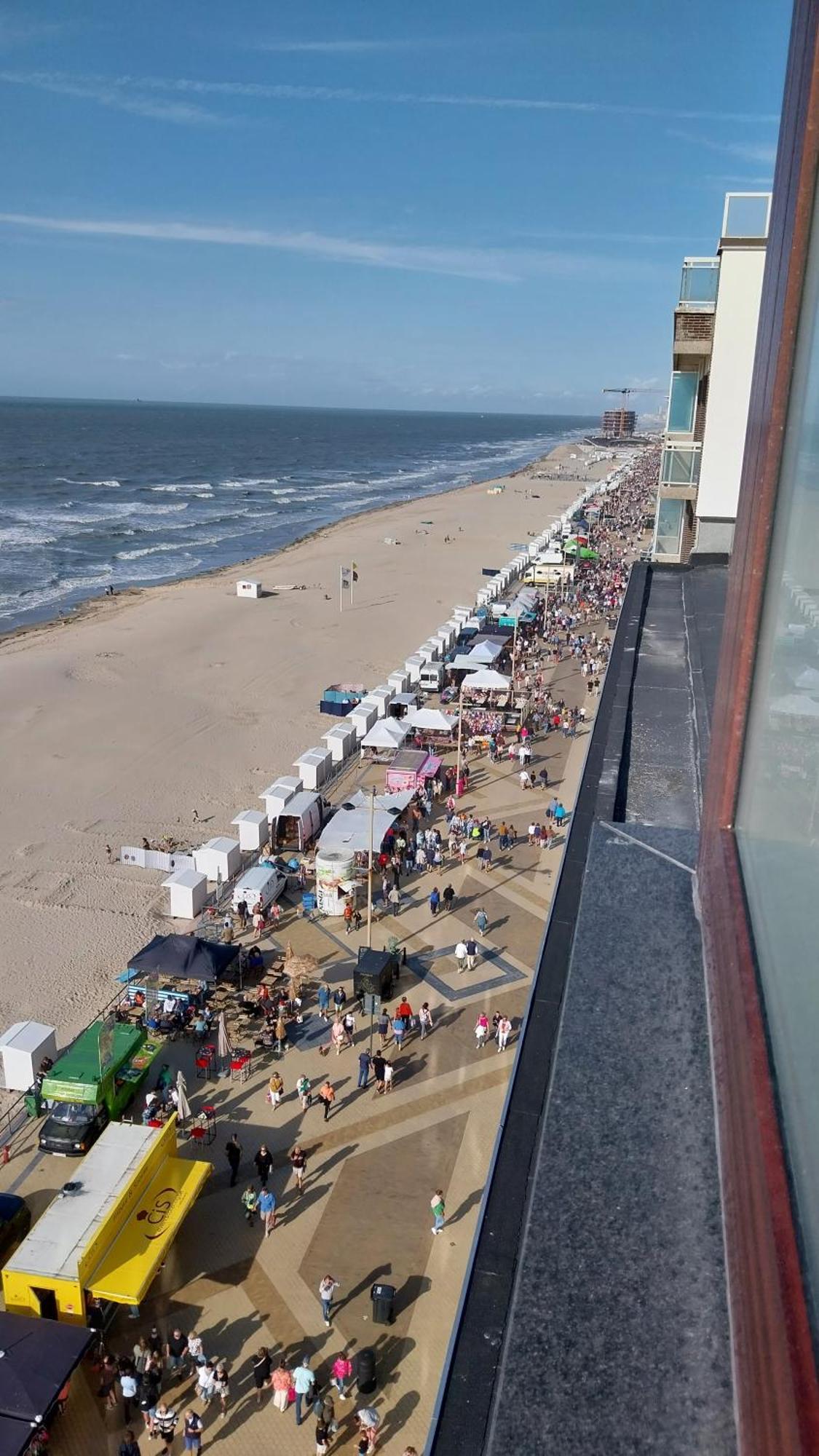 Lovely N° 9 Op Ieder Moment Een Prachtig Zeezicht & Zwembad Middelkerke Exterior foto