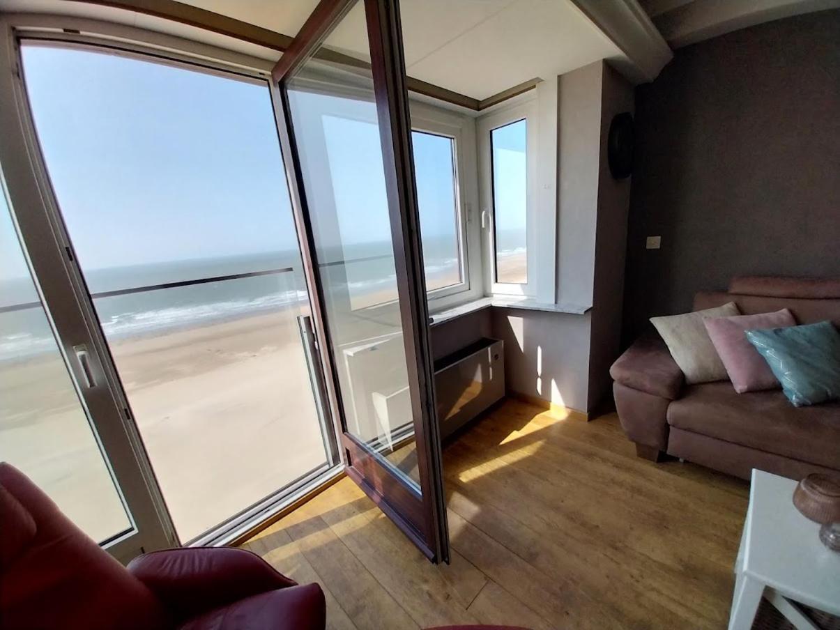 Lovely N° 9 Op Ieder Moment Een Prachtig Zeezicht & Zwembad Middelkerke Exterior foto